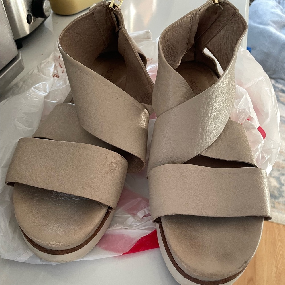 Bussola Potsdam sz 39 platform leather sandals “Pearl” super comfy!!! - Picture 1 of 12